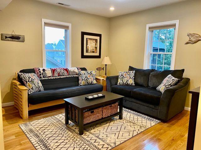 61 Callender Avenue 2, Newport, RI 02840