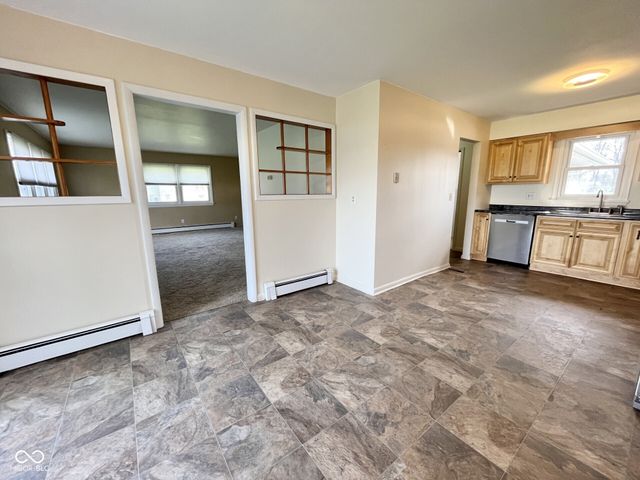 928 S Walnut Street, Seymour, IN 47274