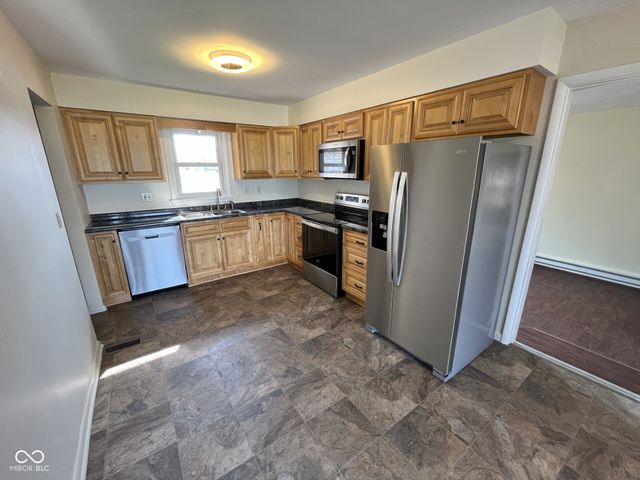 928 S Walnut Street, Seymour, IN 47274