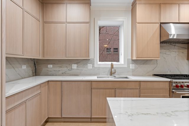 1942 N Orchard Street 1N, Chicago, IL 60614