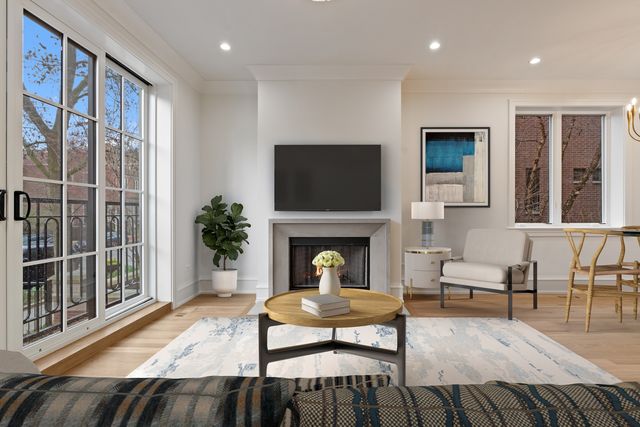1942 N Orchard Street 1N, Chicago, IL 60614