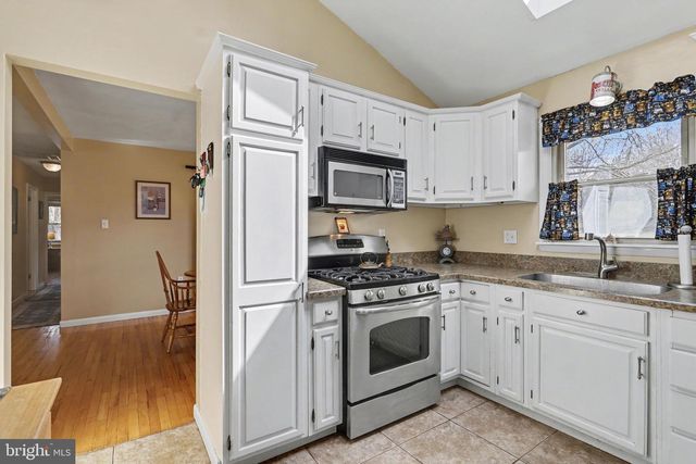 60 FAIRWAY DR, Etters, PA 17319