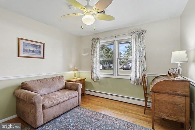 60 FAIRWAY DR, Etters, PA 17319