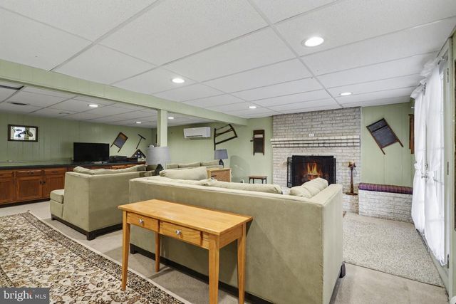 60 FAIRWAY DR, Etters, PA 17319