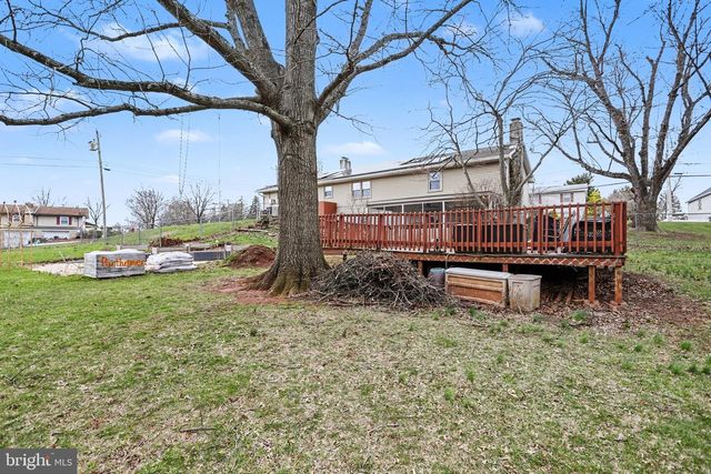 60 FAIRWAY DR, Etters, PA 17319