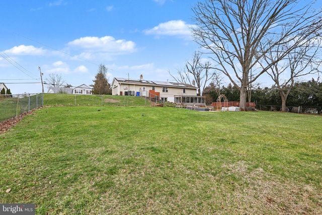 60 FAIRWAY DR, Etters, PA 17319