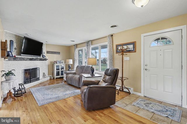 60 FAIRWAY DR, Etters, PA 17319