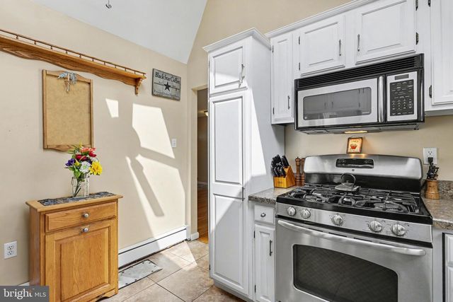 60 FAIRWAY DR, Etters, PA 17319