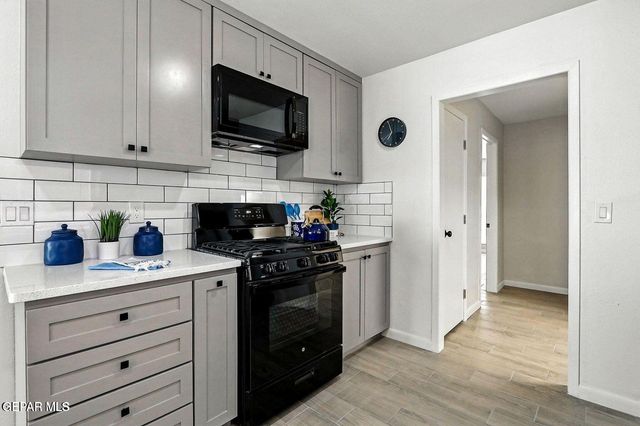 11273 IVANHOE Drive, El Paso, TX 79936