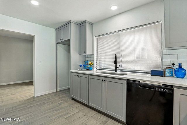 11273 IVANHOE Drive, El Paso, TX 79936