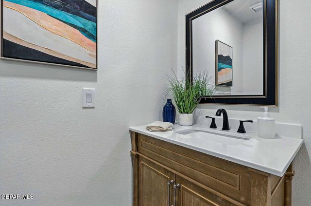 11273 IVANHOE Drive, El Paso, TX 79936