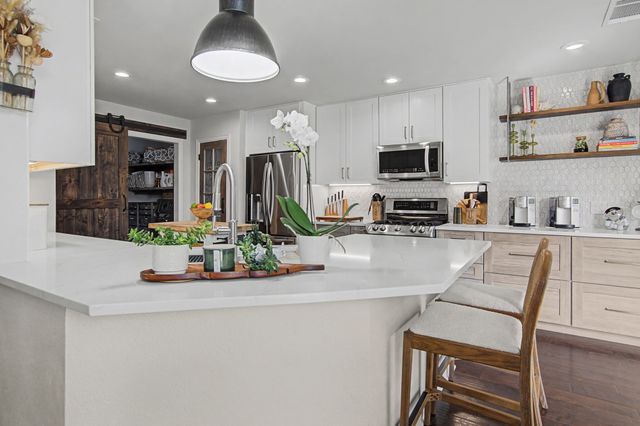 2709 Park Avenue, Bedford, TX 76021