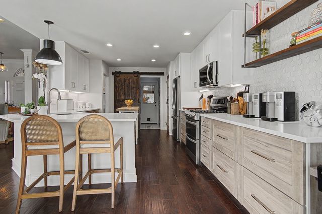 2709 Park Avenue, Bedford, TX 76021