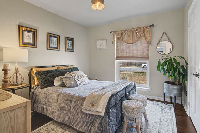 2709 Park Avenue, Bedford, TX 76021