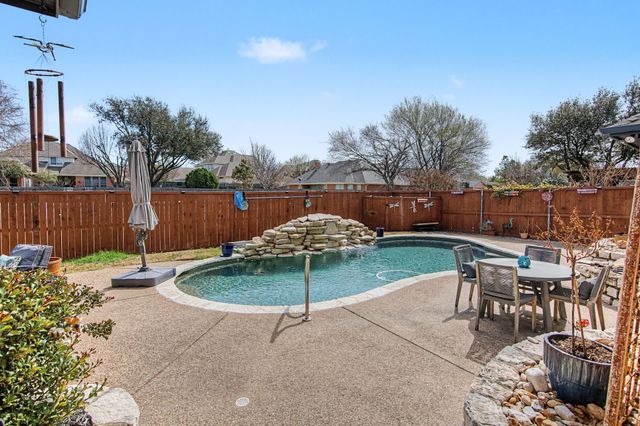 2709 Park Avenue, Bedford, TX 76021