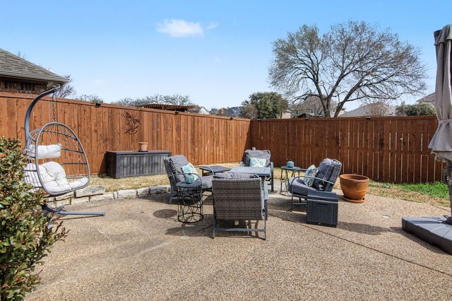 2709 Park Avenue, Bedford, TX 76021