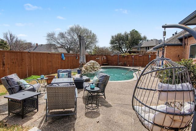 2709 Park Avenue, Bedford, TX 76021