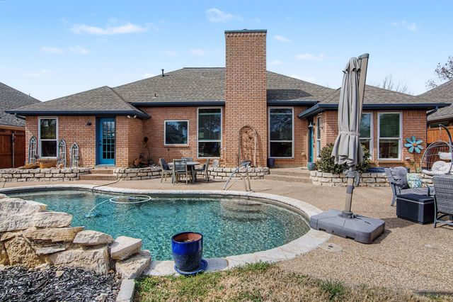 2709 Park Avenue, Bedford, TX 76021