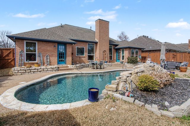 2709 Park Avenue, Bedford, TX 76021