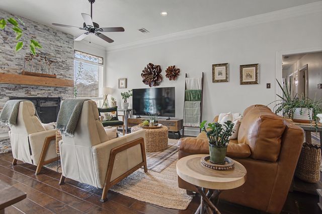 2709 Park Avenue, Bedford, TX 76021