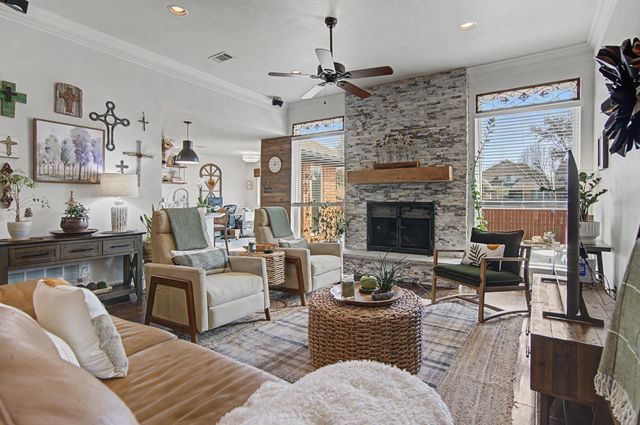 2709 Park Avenue, Bedford, TX 76021