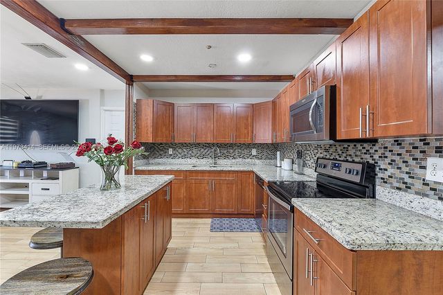 3410 N 72nd Ter, Hollywood, FL 33024