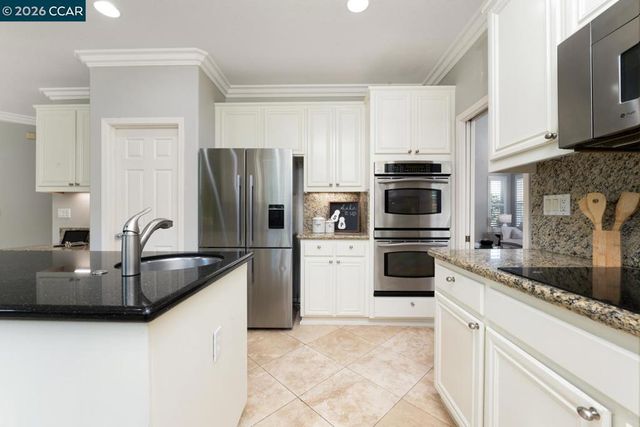 5408 5408 Oakstone Ct, Concord, CA 94521