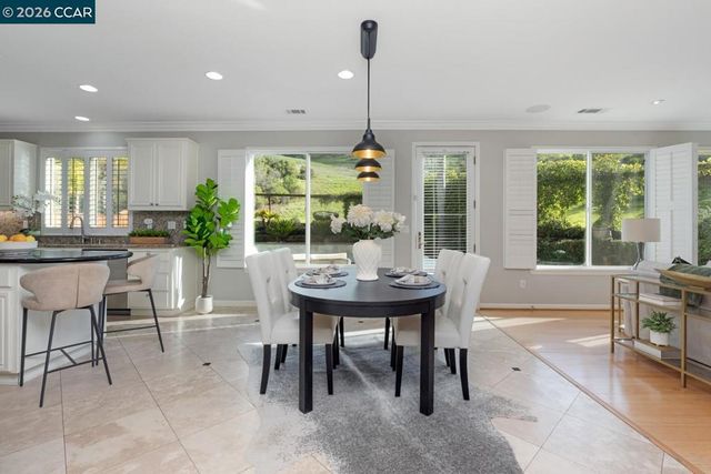 5408 5408 Oakstone Ct, Concord, CA 94521