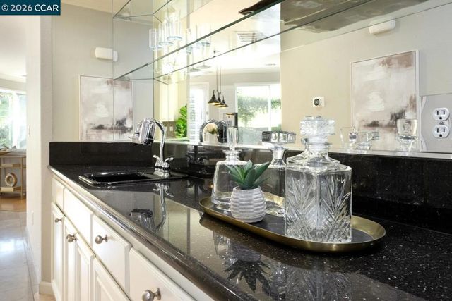 5408 5408 Oakstone Ct, Concord, CA 94521