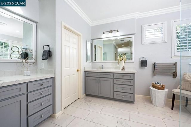 5408 5408 Oakstone Ct, Concord, CA 94521