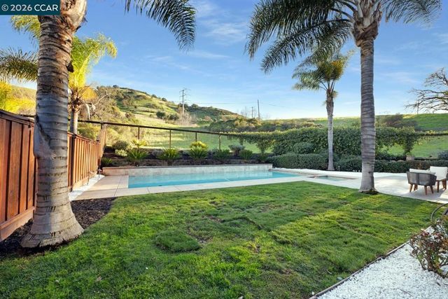 5408 5408 Oakstone Ct, Concord, CA 94521