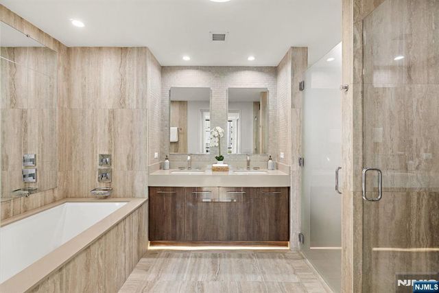 1200 Ave At Port Imperial 503, Weehawken, NJ 07086
