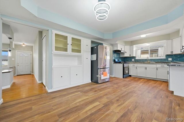 33164 Chatsworth Drive, Sterling Heights, MI 48312