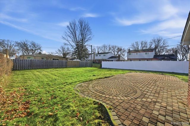 33164 Chatsworth Drive, Sterling Heights, MI 48312