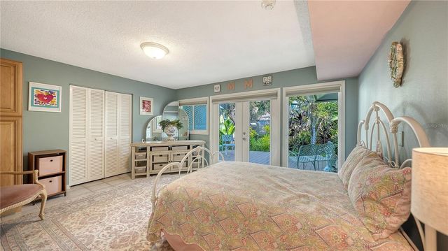 1042 N CASEY KEY ROAD, Osprey, FL 34229