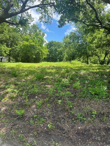1309 S 4th Street, Bonham, TX 75418