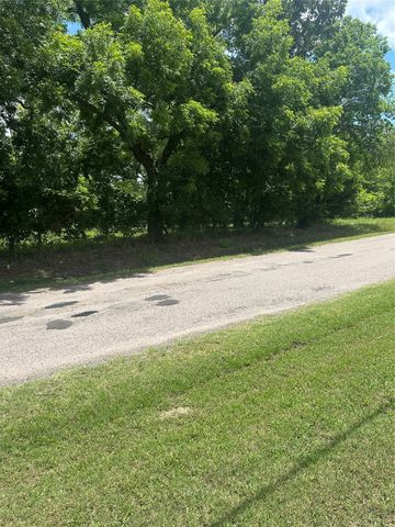 1309 S 4th Street, Bonham, TX 75418