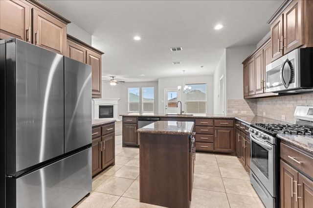 1117 Scotney Lane, Saginaw, TX 76131