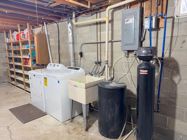 925 Byron Avenue N, Byron, MN 55920