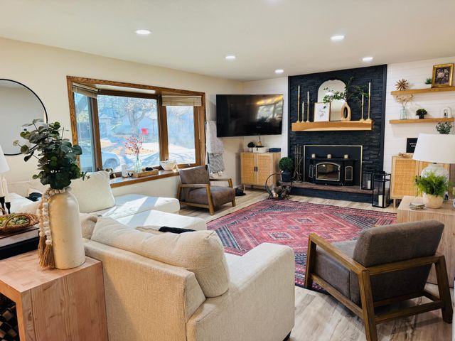 925 Byron Avenue N, Byron, MN 55920