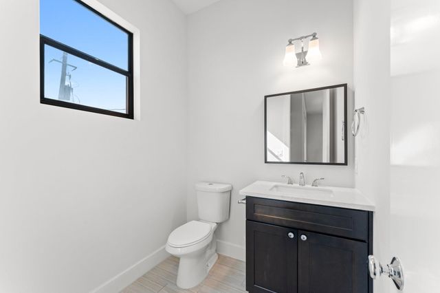 2909 Gillespie Street A, Houston, TX 77020