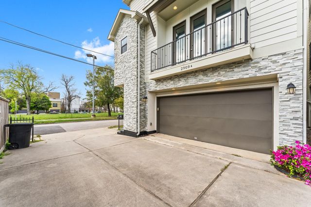 2909 Gillespie Street A, Houston, TX 77020