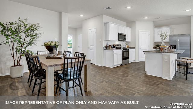 712 Prince Albert, Seguin, TX 78155