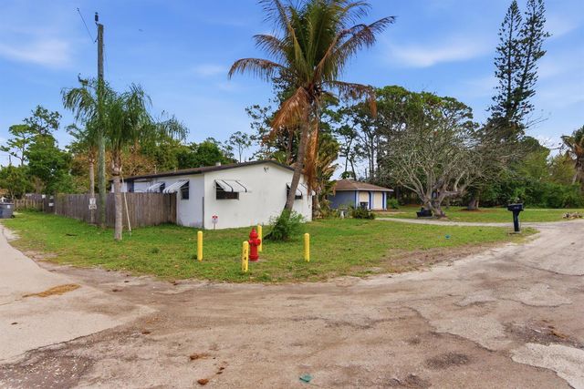 5133 Pine Grove Drive N, West Palm Beach, FL 33417