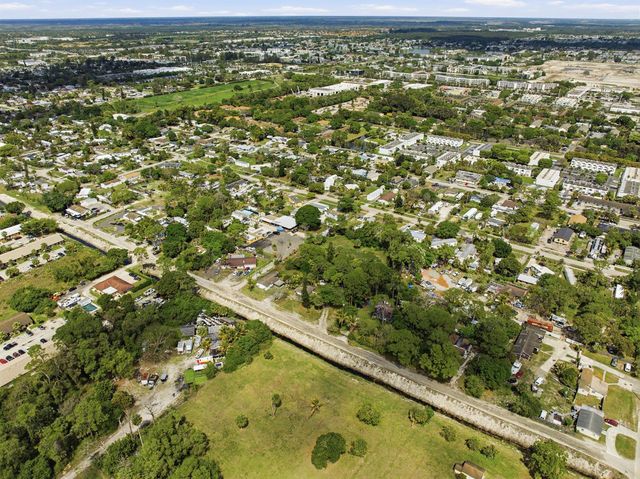 5133 Pine Grove Drive N, West Palm Beach, FL 33417
