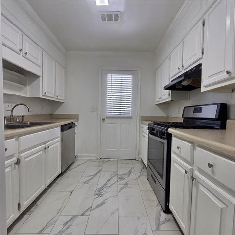 5025 Leeshire Trail 7, Tucker, GA 30084