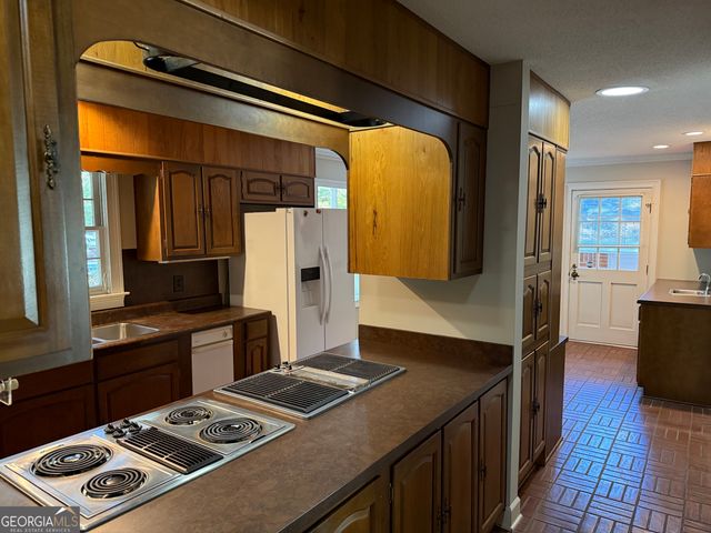 2506 Emerald Drive, Jonesboro, GA 30236