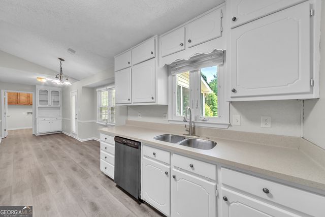 205 Planters Walk, Locust Grove, GA 30248