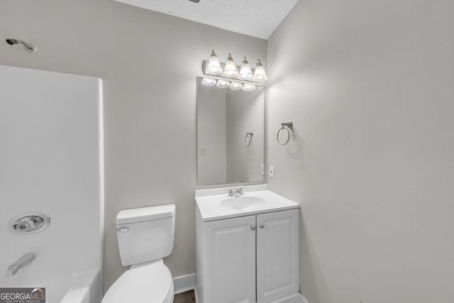 205 Planters Walk, Locust Grove, GA 30248