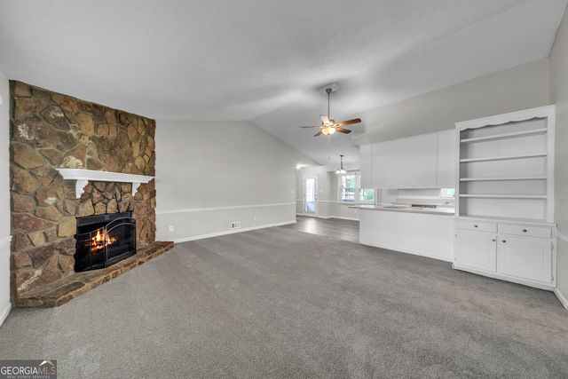 205 Planters Walk, Locust Grove, GA 30248